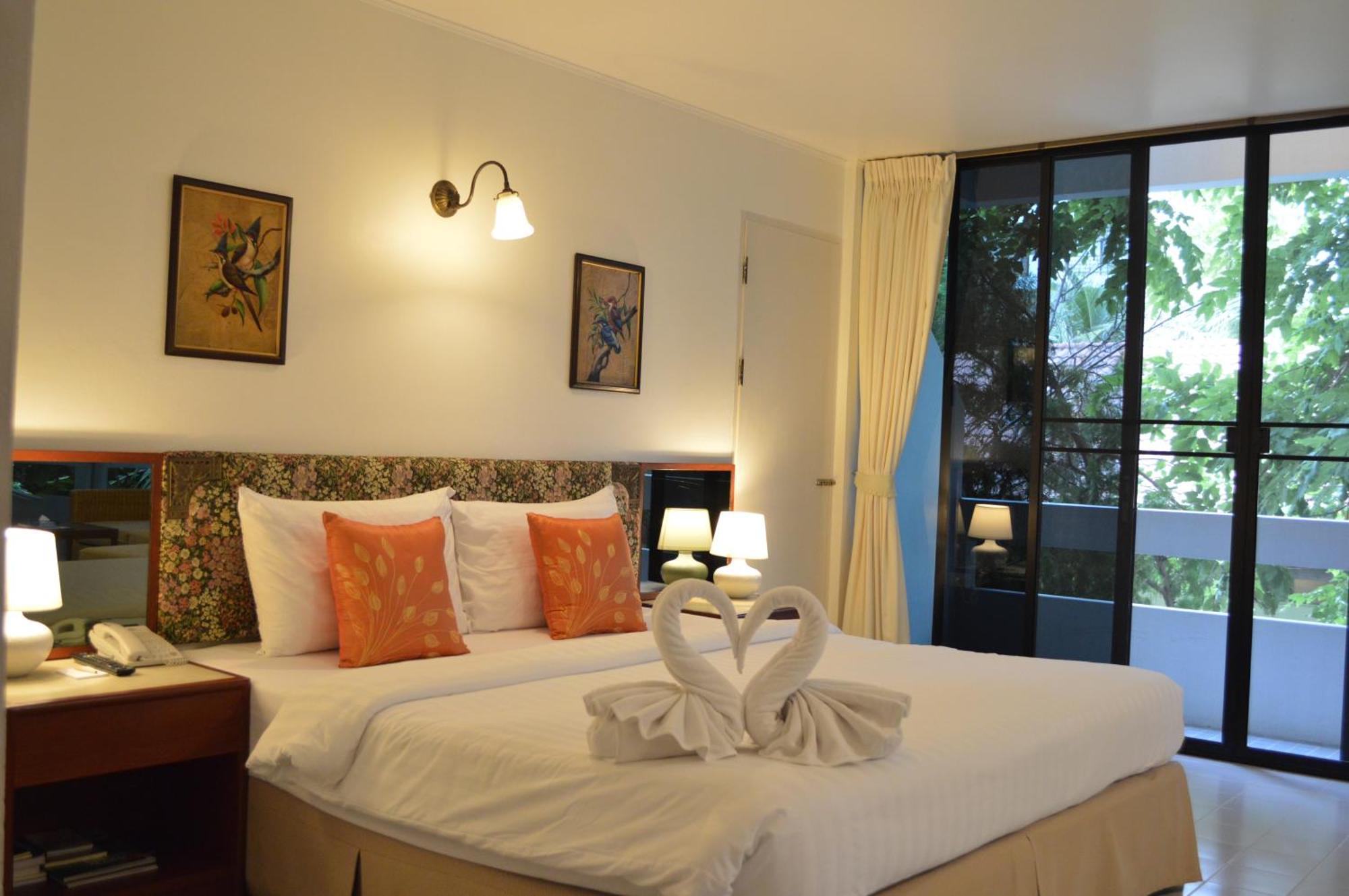 Nern Chalet Beachfront Hotel Hua Hin Bagian luar foto