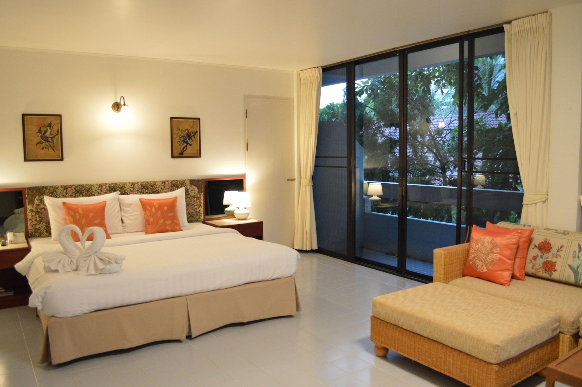Nern Chalet Beachfront Hotel Hua Hin Bagian luar foto