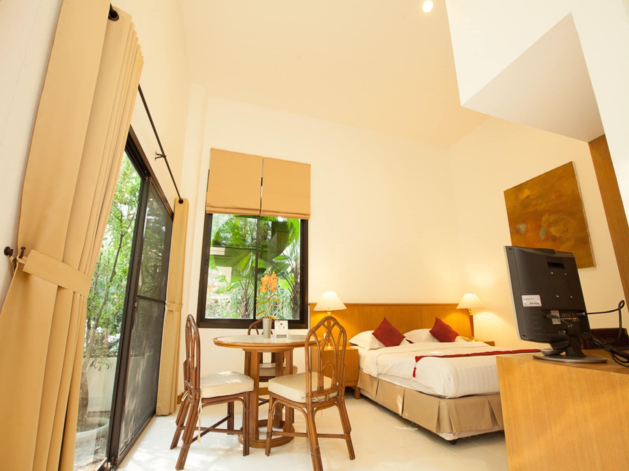 Nern Chalet Beachfront Hotel Hua Hin Bagian luar foto
