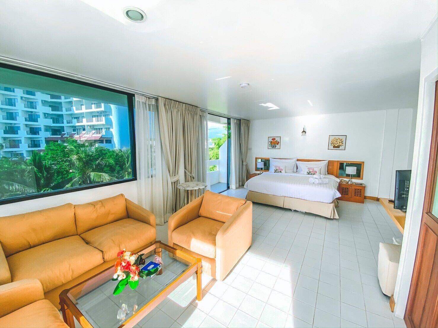 Nern Chalet Beachfront Hotel Hua Hin Bagian luar foto