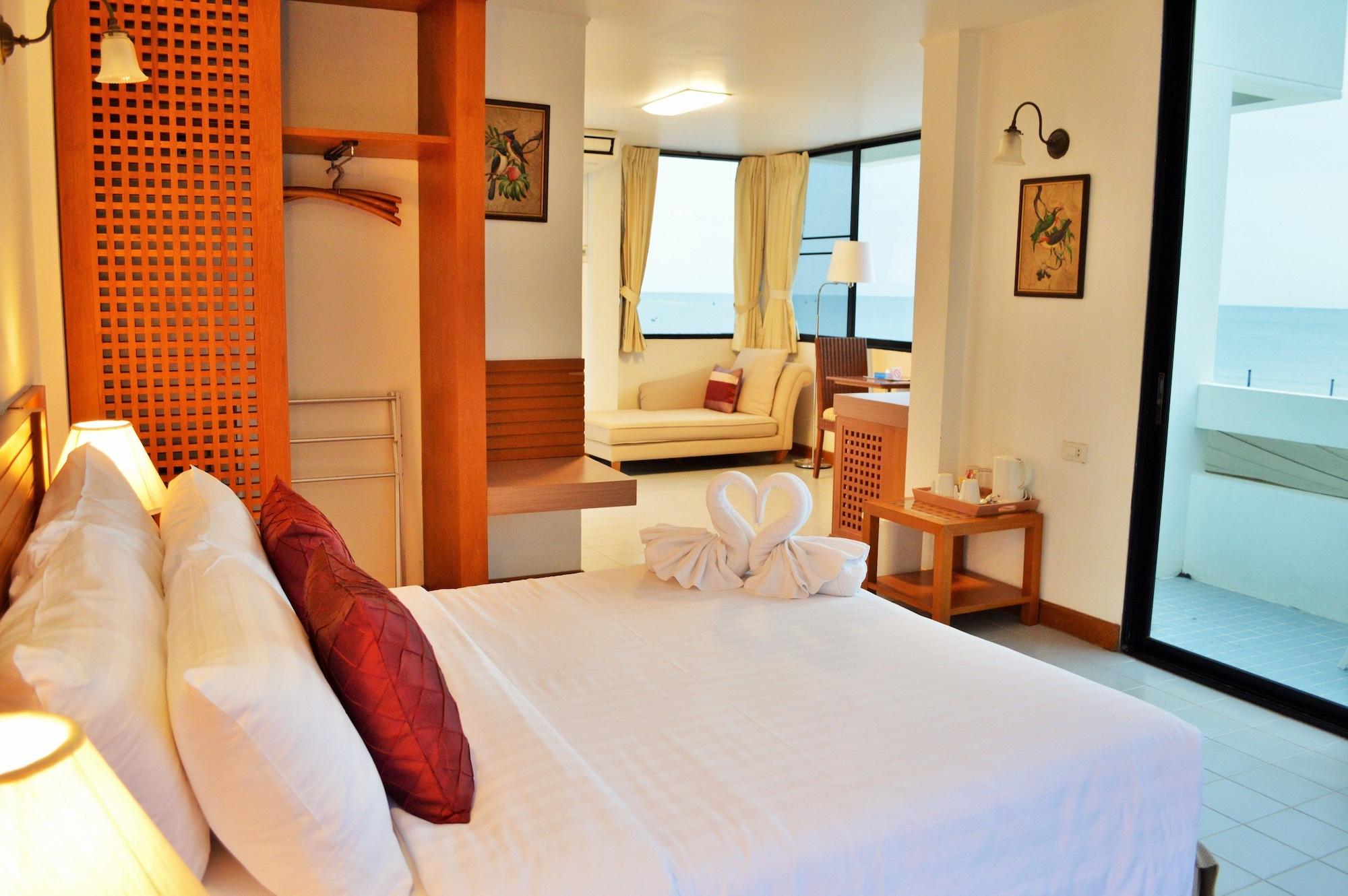 Nern Chalet Beachfront Hotel Hua Hin Bagian luar foto
