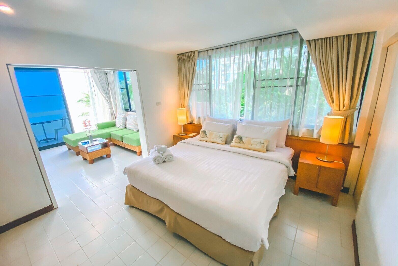 Nern Chalet Beachfront Hotel Hua Hin Bagian luar foto