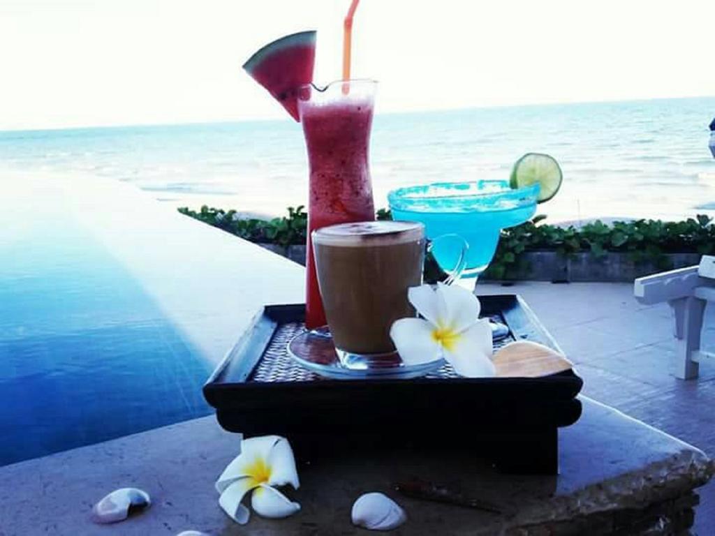 Nern Chalet Beachfront Hotel Hua Hin Bagian luar foto