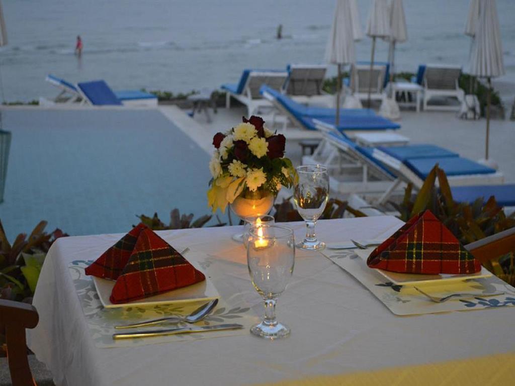 Nern Chalet Beachfront Hotel Hua Hin Bagian luar foto