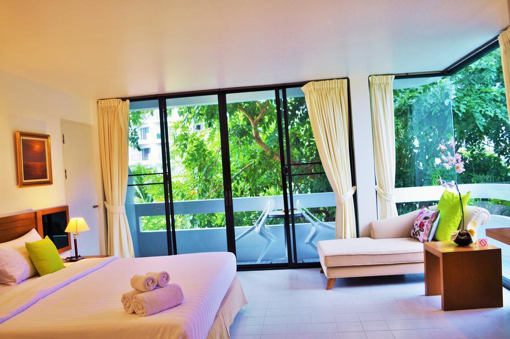 Nern Chalet Beachfront Hotel Hua Hin Bagian luar foto