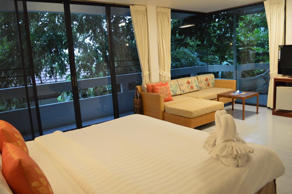 Nern Chalet Beachfront Hotel Hua Hin Bagian luar foto