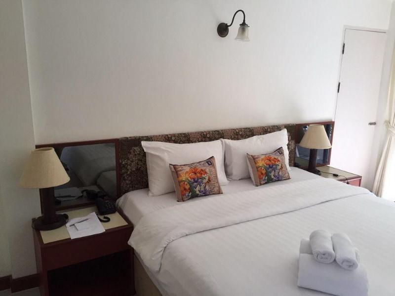 Nern Chalet Beachfront Hotel Hua Hin Bagian luar foto