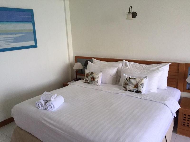 Nern Chalet Beachfront Hotel Hua Hin Bagian luar foto