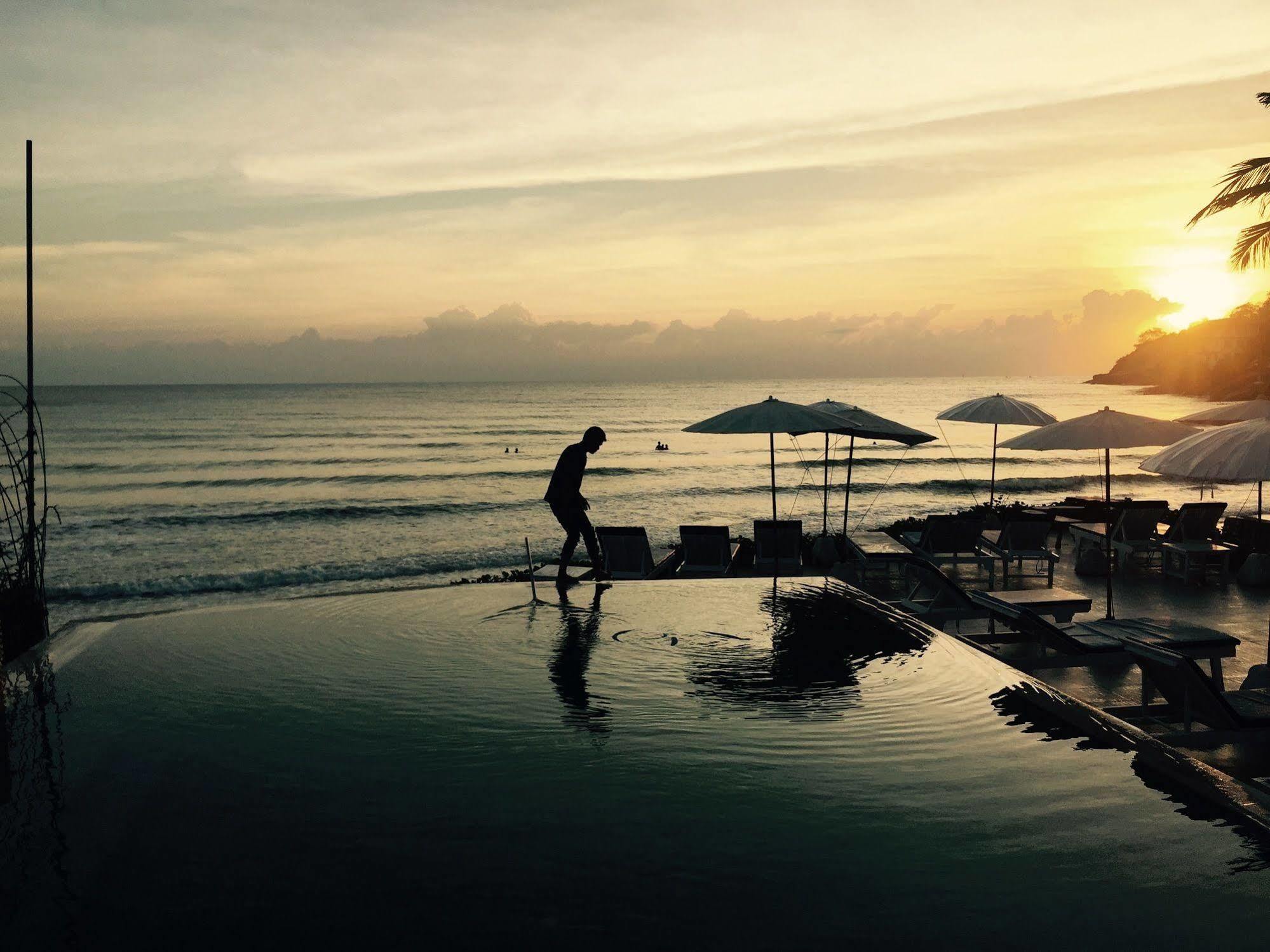 Nern Chalet Beachfront Hotel Hua Hin Bagian luar foto