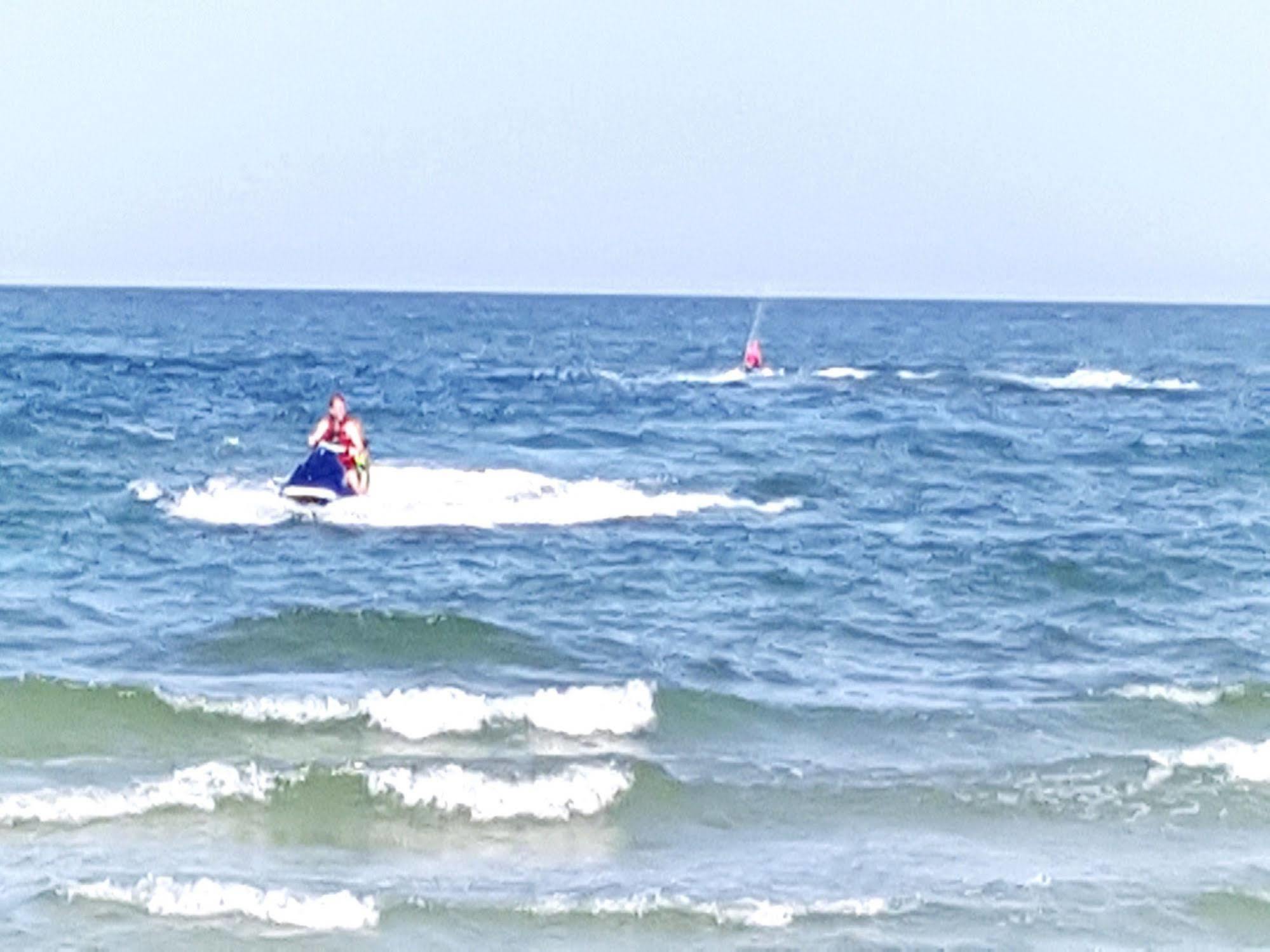 Nern Chalet Beachfront Hotel Hua Hin Bagian luar foto