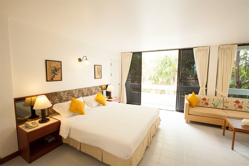 Nern Chalet Beachfront Hotel Hua Hin Bagian luar foto